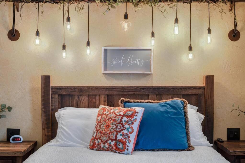 The Rustic Suite - Main Street Lodge In Berlin Dış mekan fotoğraf